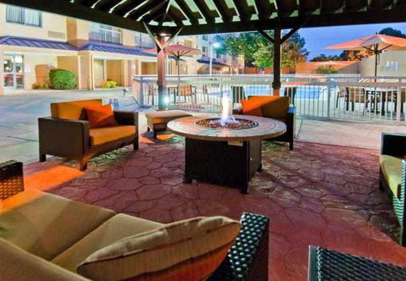 Hotel Courtyard Memphis East/Bill Morris Parkway Extérieur photo